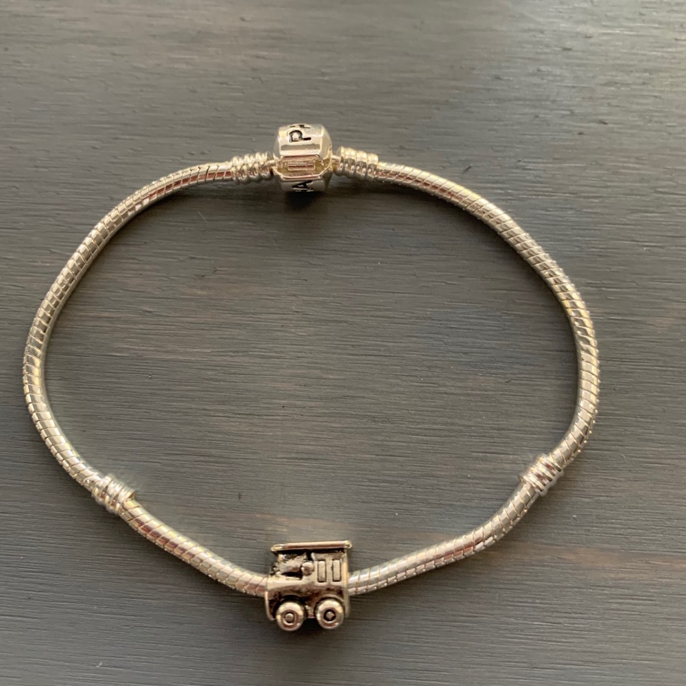 🎅🏻HOLIDAY SALE🎄Train charm